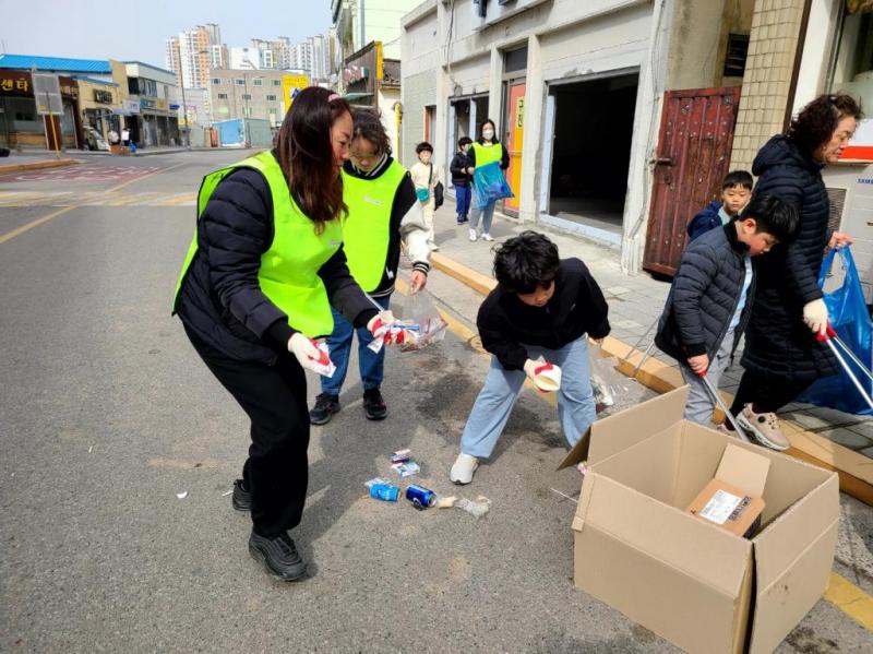 대산읍 자원봉사 거점캠프 플로킹 환경정화활동