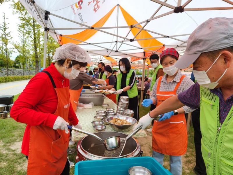 ‘따뜻한 밥차’, 취약계층 어르신에 따뜻한 한 끼
